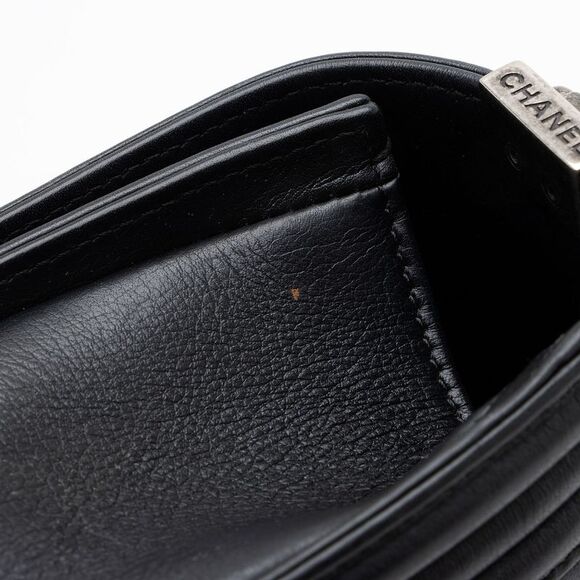 Chanel Chevron Lambskin Old Medium Boy Bag - Picture 13 of 15